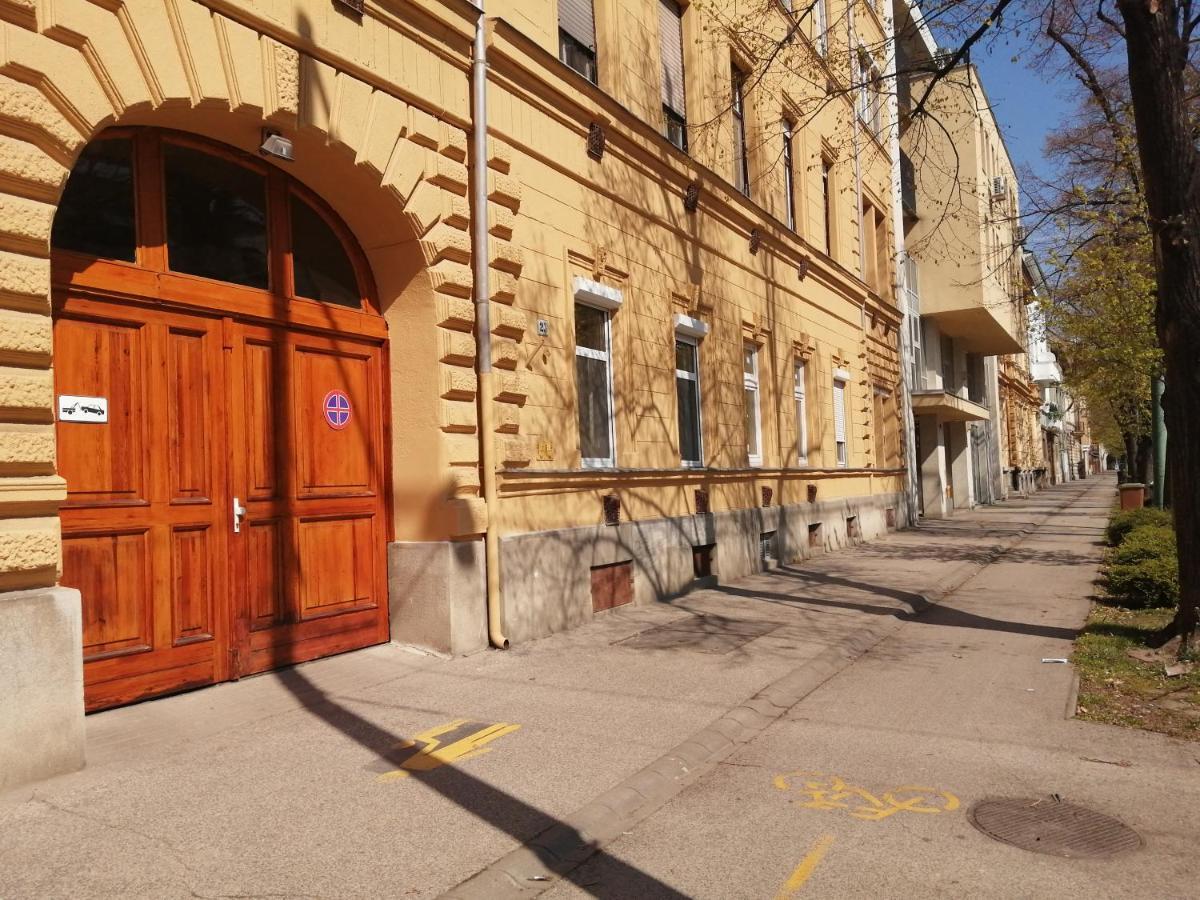 Hanna Apartman Szeged Bagian luar foto